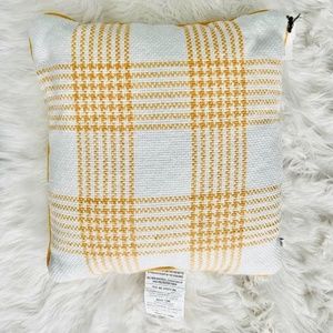 Hearth and hand with magnolia plad 18x18indoor/outdoor pillow